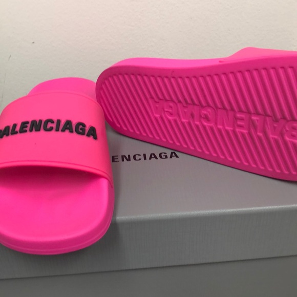 balenciaga slides hot pink